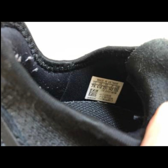 All black toddler adidas size 7 - Picture 5 of 5